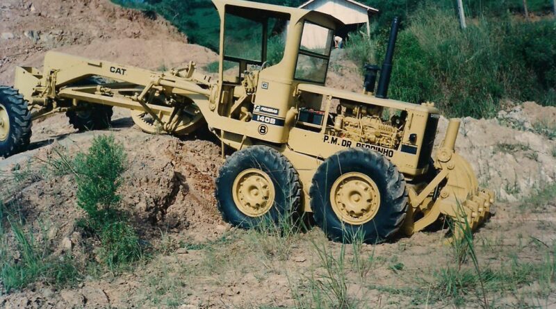 Motoniveladora Caterpillar 1990